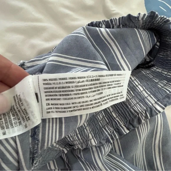 💥PRICE⬇️ 
ABERCROMBIE & FITCH • Blue & White Stripe Wide leg Pants • sz Small - Picture 5 of 11